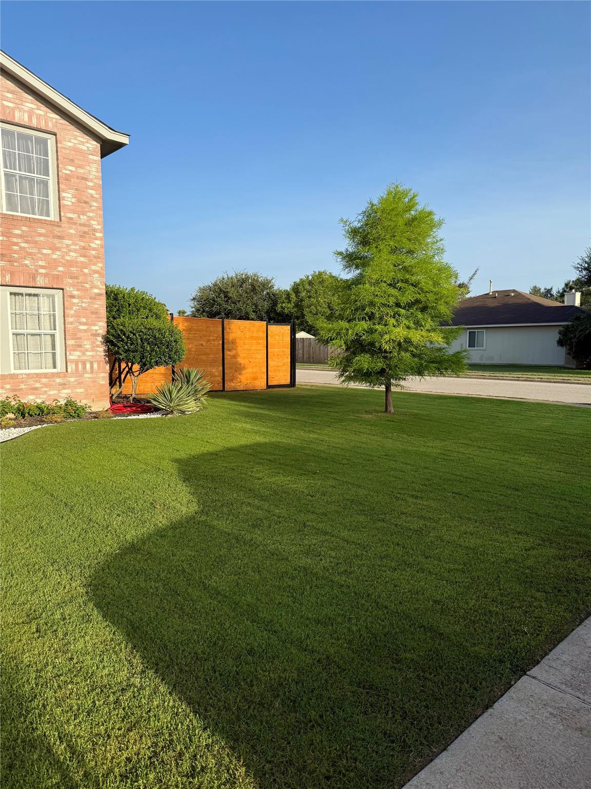 711 Riverway Ln, Leander, TX 78641