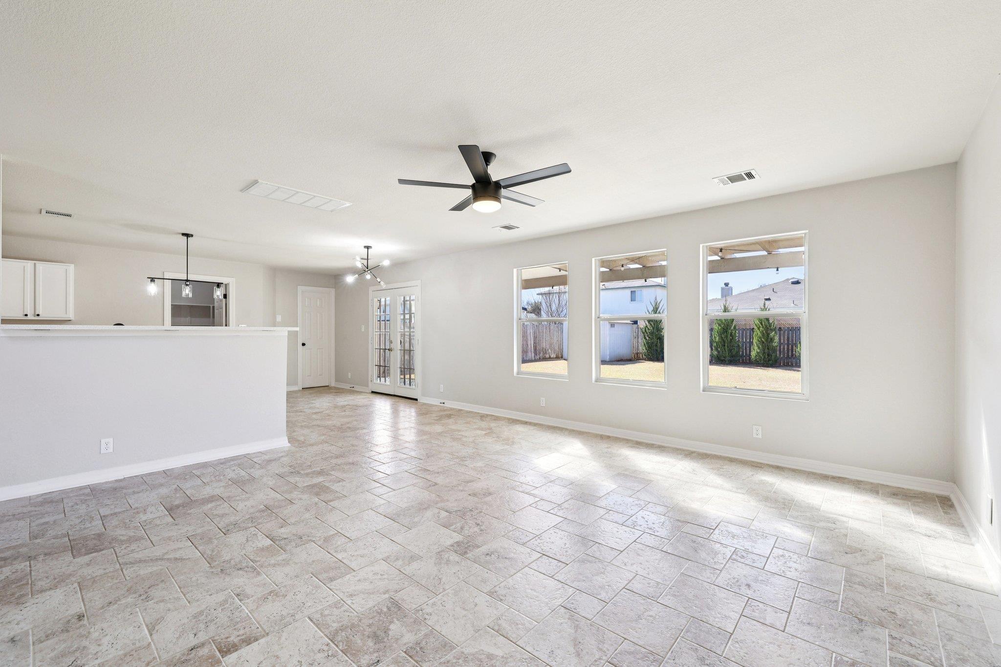 711 Riverway Ln, Leander, TX 78641