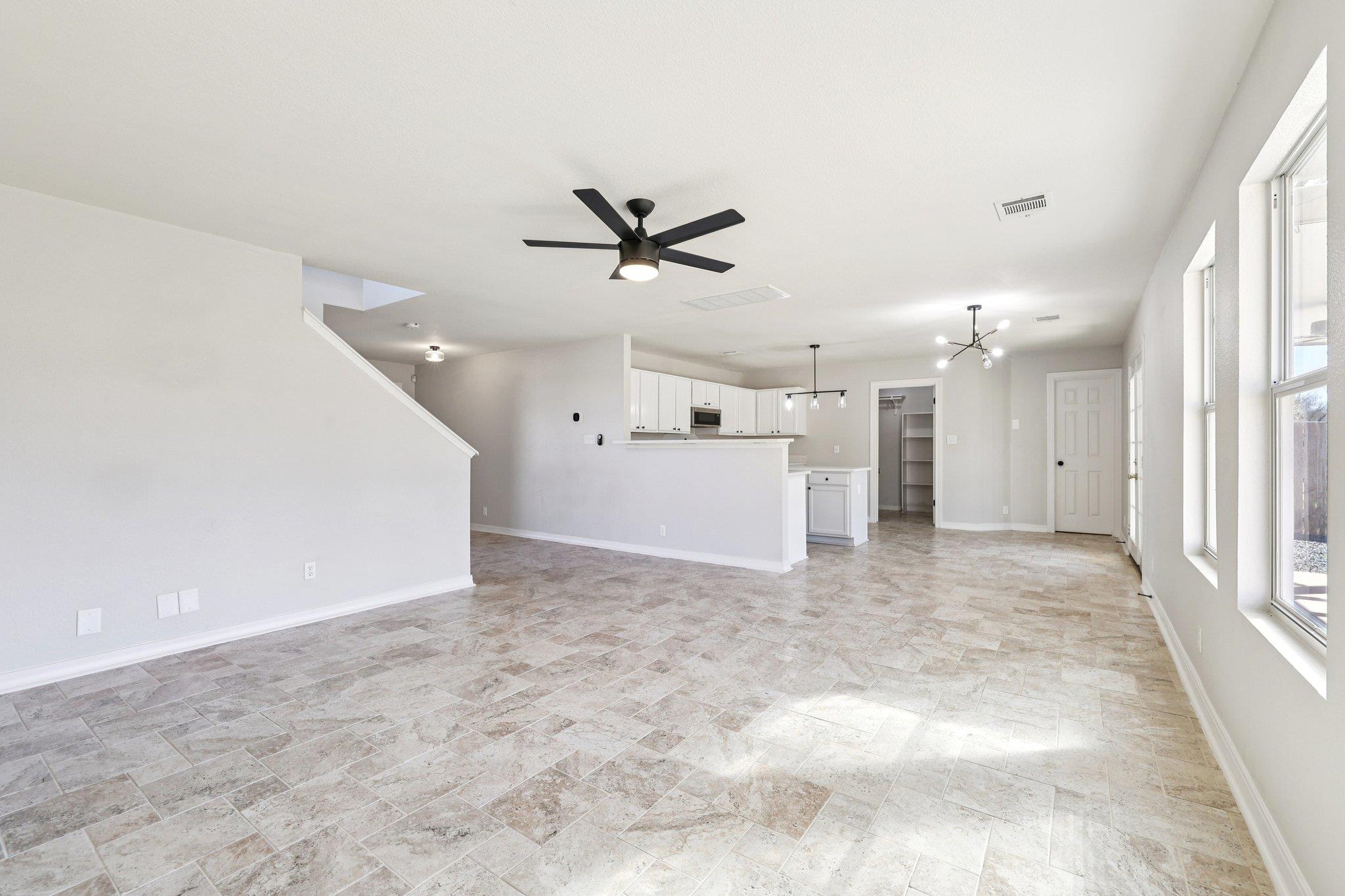 711 Riverway Ln, Leander, TX 78641