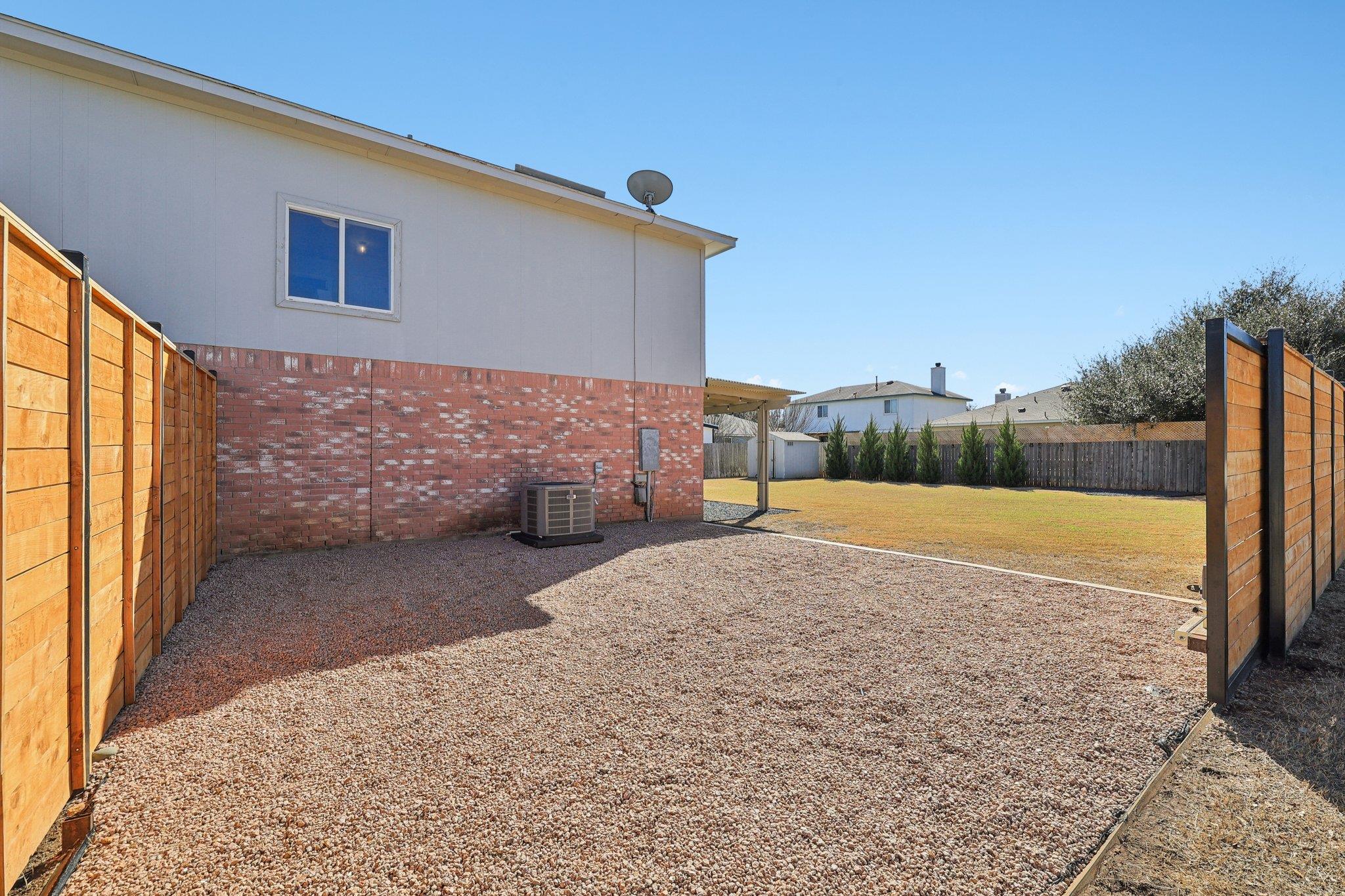 711 Riverway Ln, Leander, TX 78641