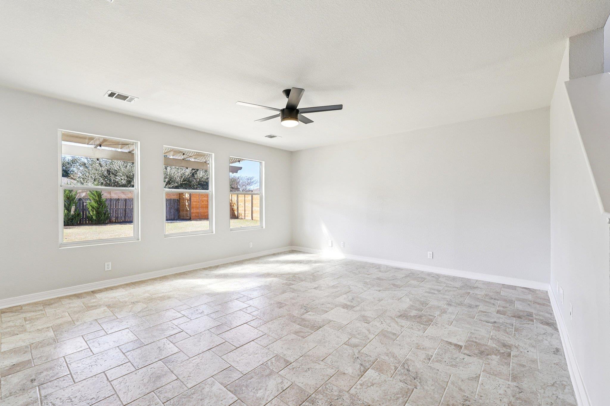 711 Riverway Ln, Leander, TX 78641