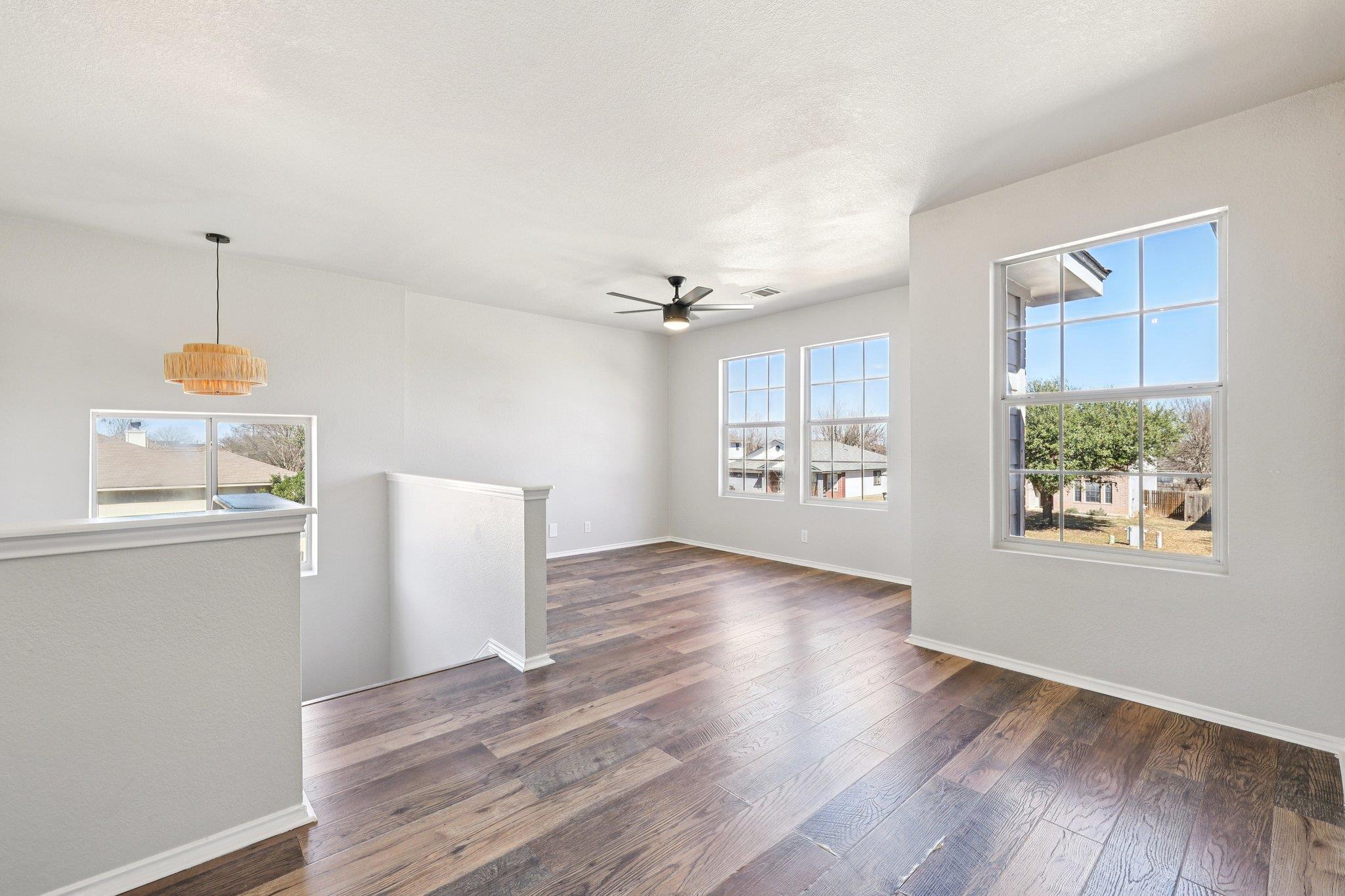 711 Riverway Ln, Leander, TX 78641