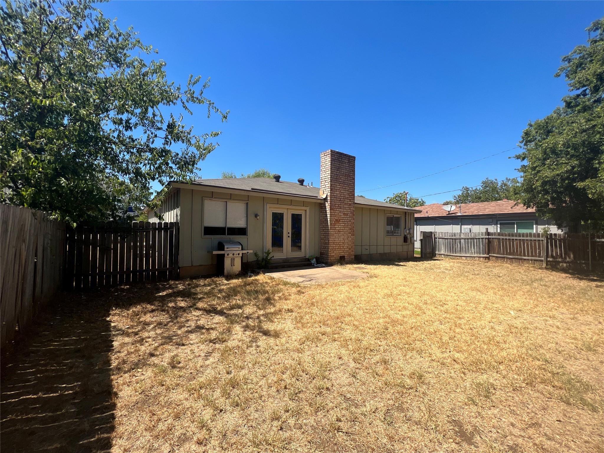 817 Cactus Dr, Round Rock, TX 78681