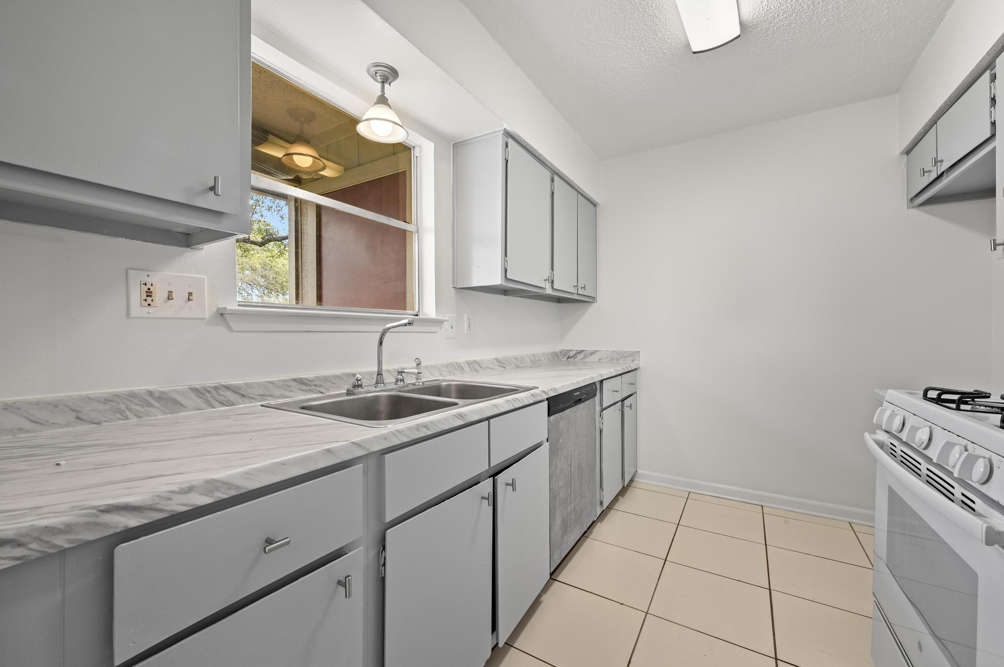 7105 Cannonleague Dr, Austin, TX 78745