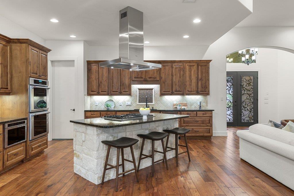 22 Cottondale Rd, The Hills, TX 78738