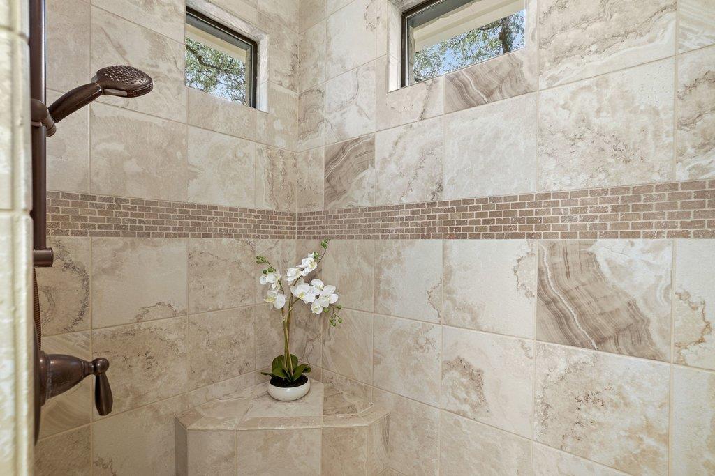 22 Cottondale Rd, The Hills, TX 78738