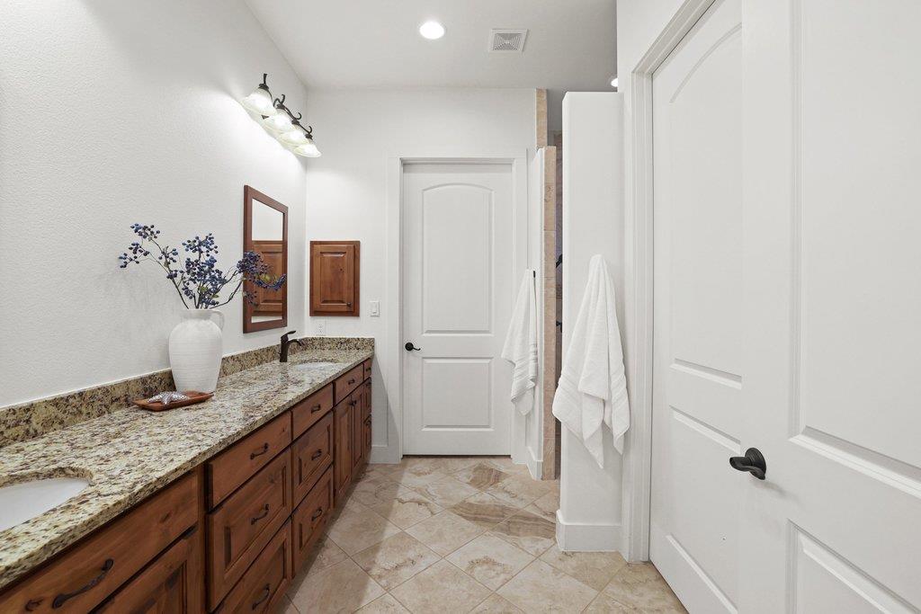 22 Cottondale Rd, The Hills, TX 78738