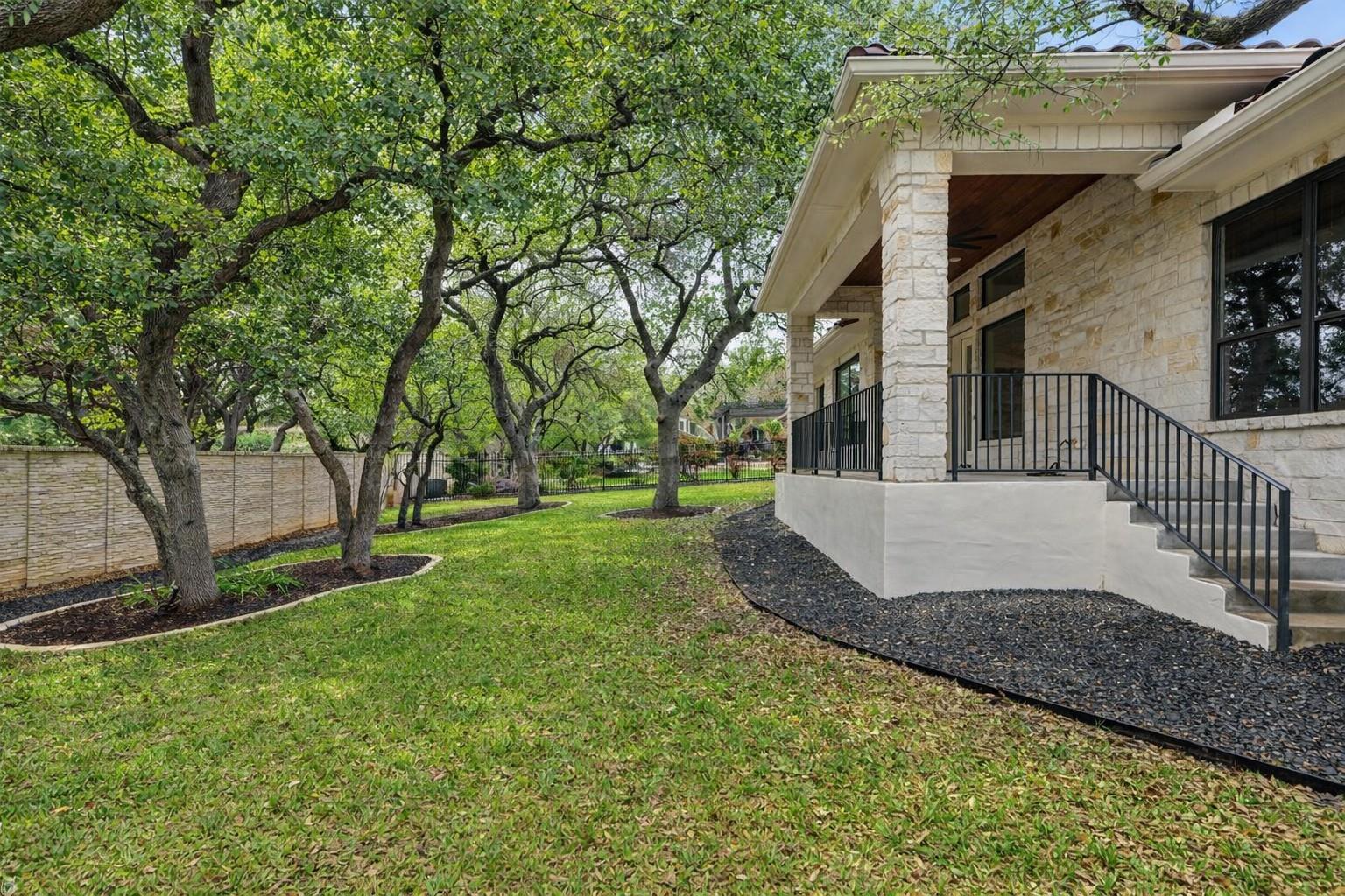 22 Cottondale Rd, The Hills, TX 78738