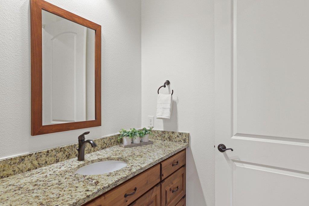 22 Cottondale Rd, The Hills, TX 78738