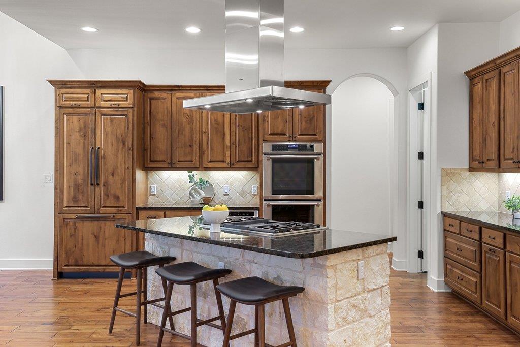 22 Cottondale Rd, The Hills, TX 78738