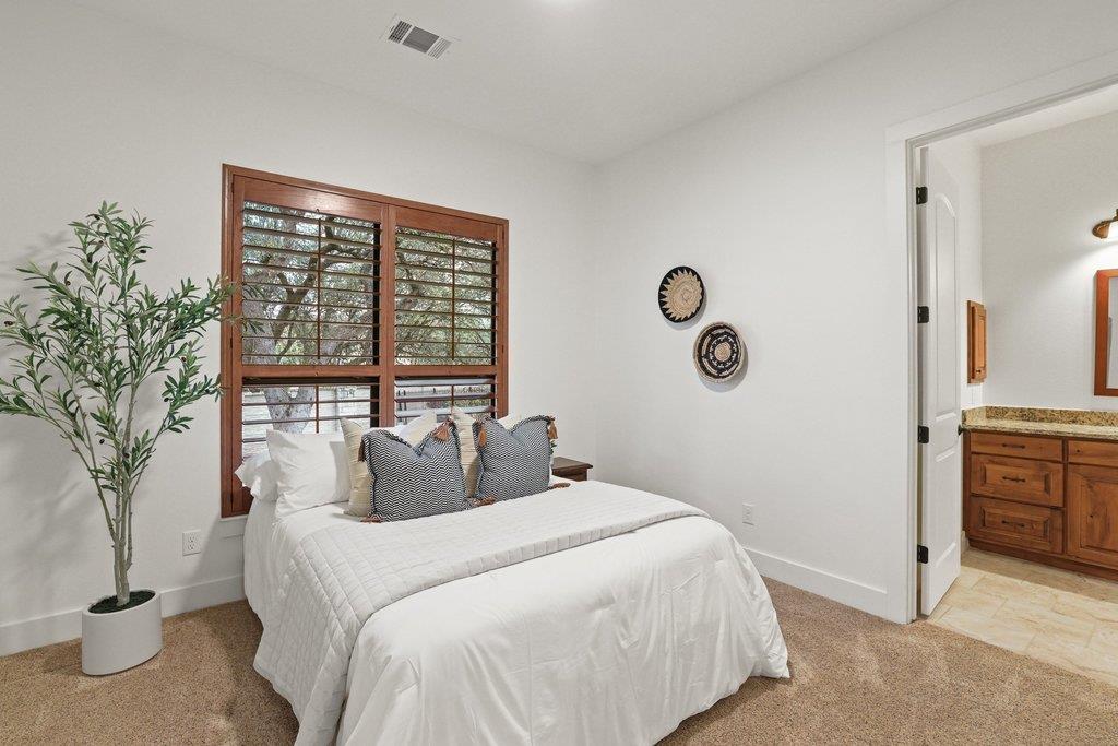 22 Cottondale Rd, The Hills, TX 78738