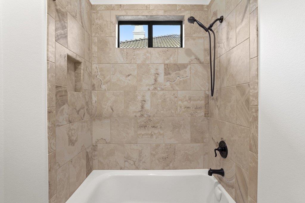 22 Cottondale Rd, The Hills, TX 78738