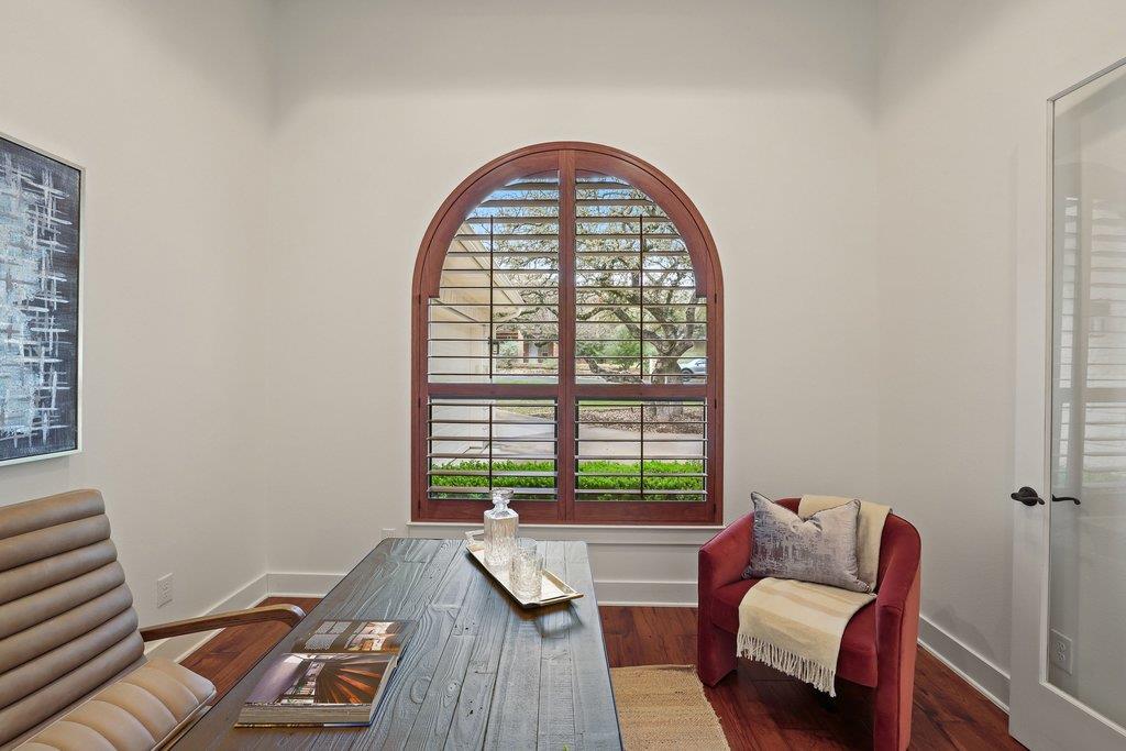 22 Cottondale Rd, The Hills, TX 78738