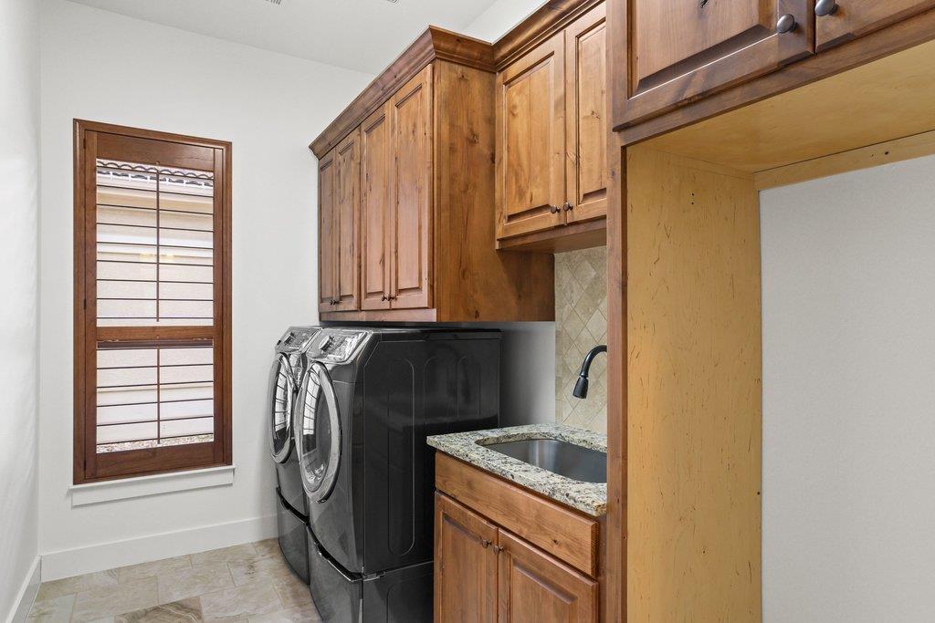 22 Cottondale Rd, The Hills, TX 78738