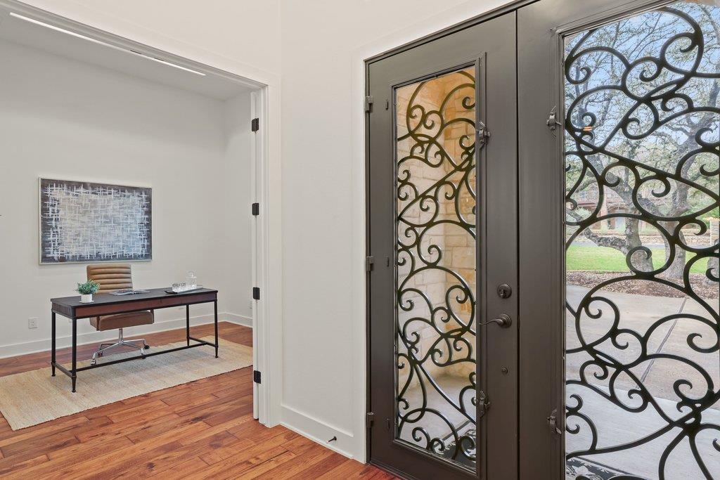 22 Cottondale Rd, The Hills, TX 78738