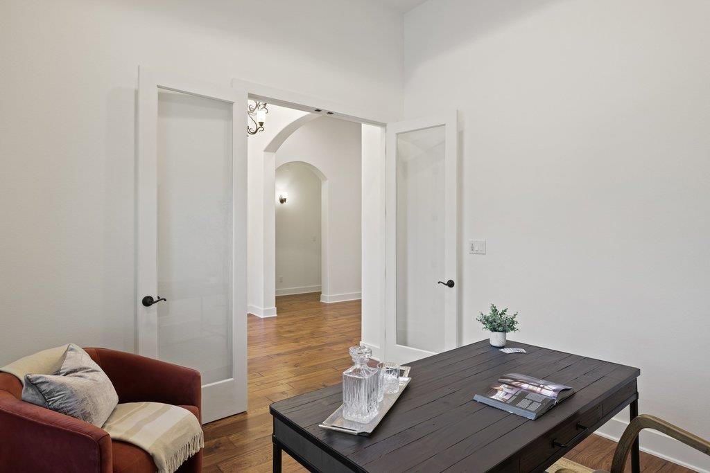 22 Cottondale Rd, The Hills, TX 78738