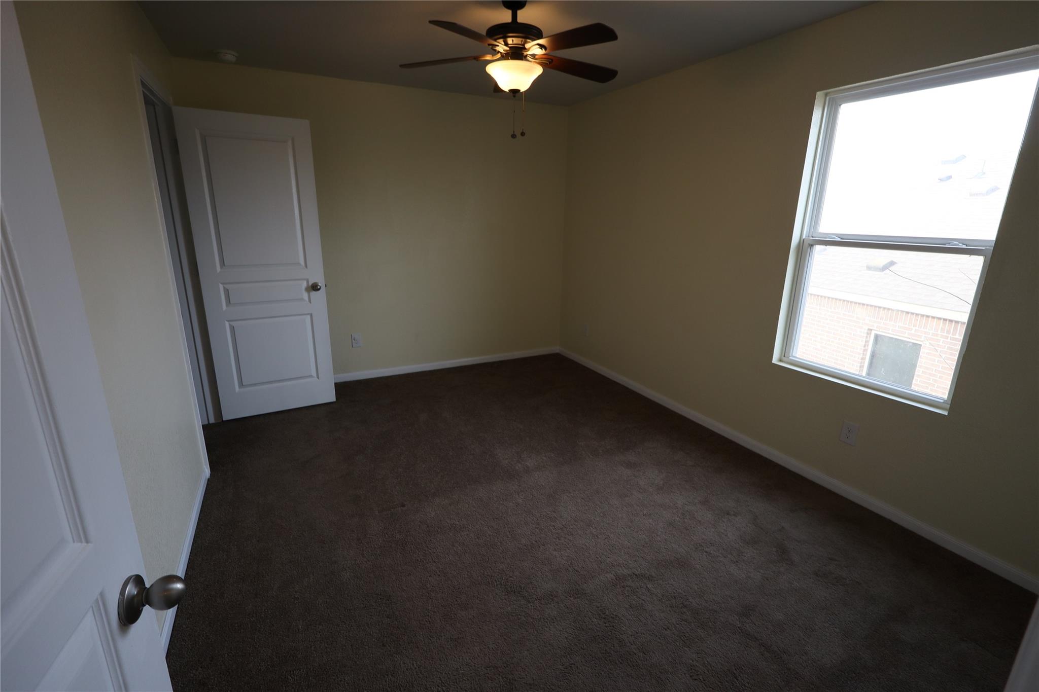 5032 Irvine Ln, Del Valle, TX 78617