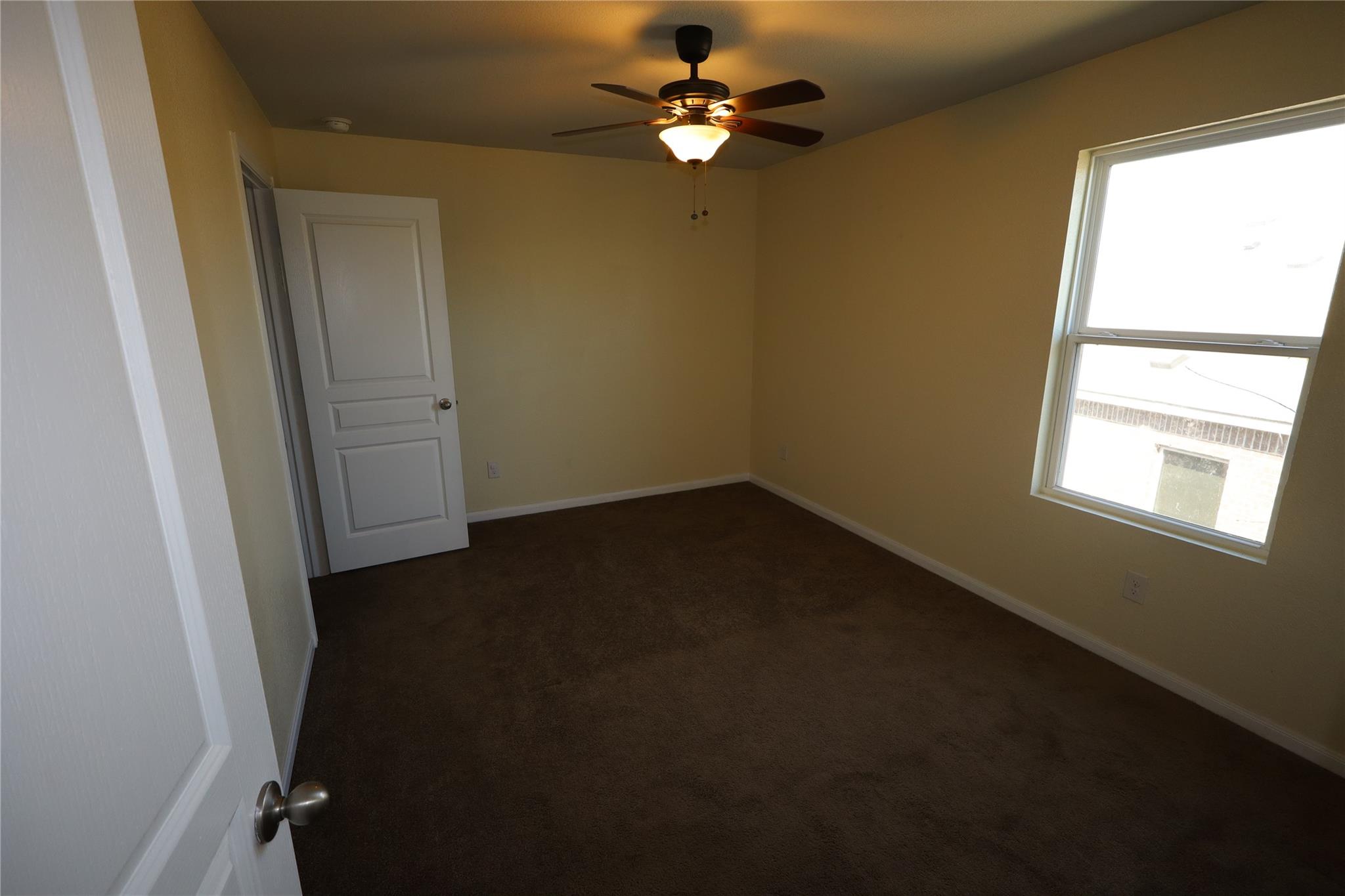 5032 Irvine Ln, Del Valle, TX 78617