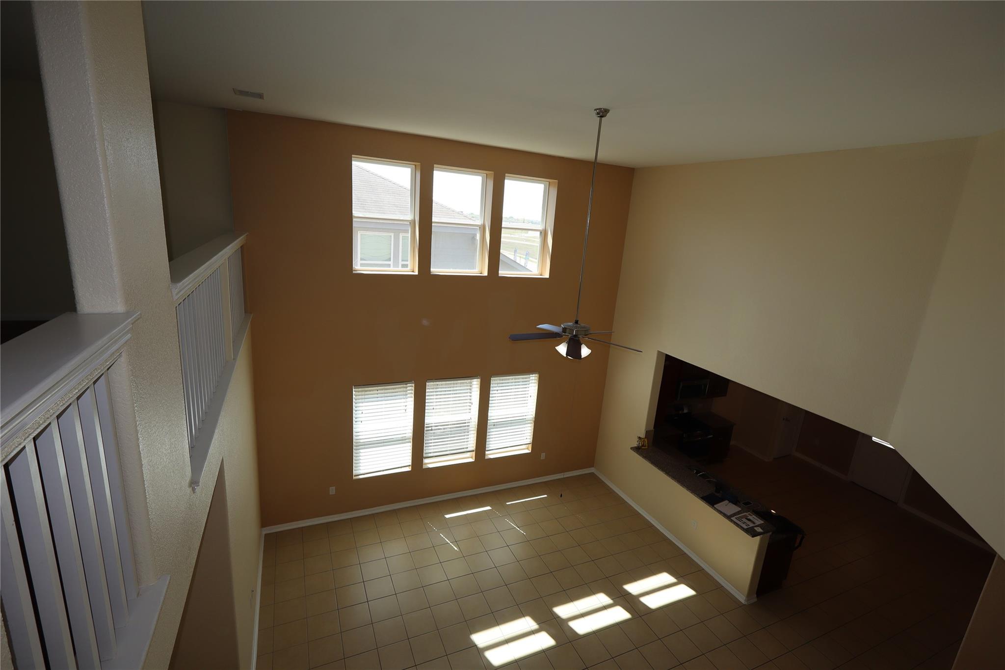 5032 Irvine Ln, Del Valle, TX 78617