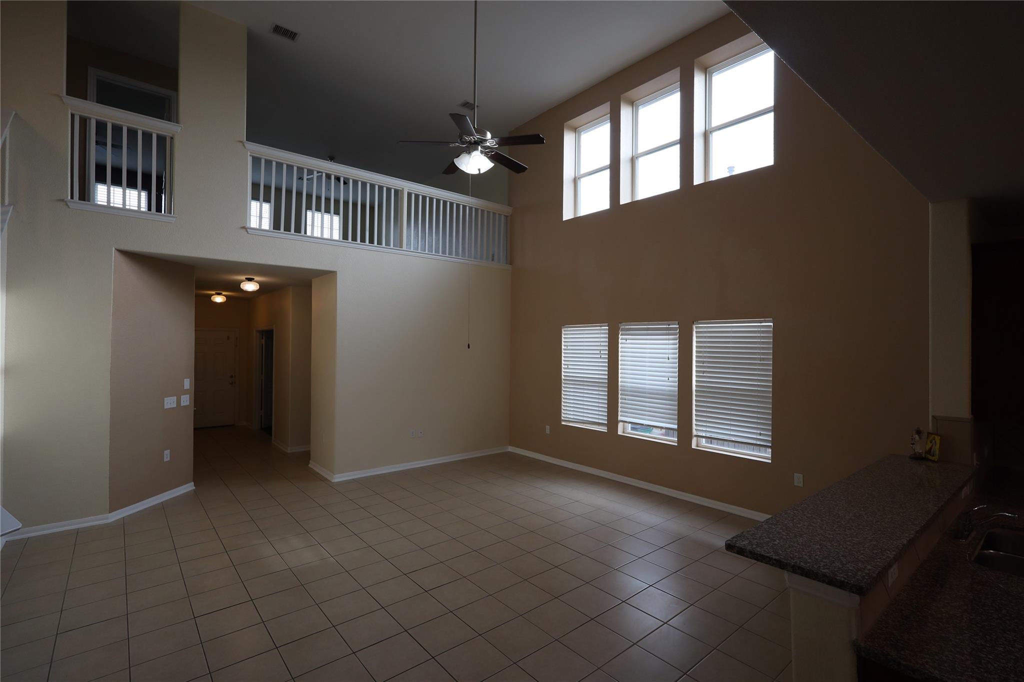 5032 Irvine Ln, Del Valle, TX 78617