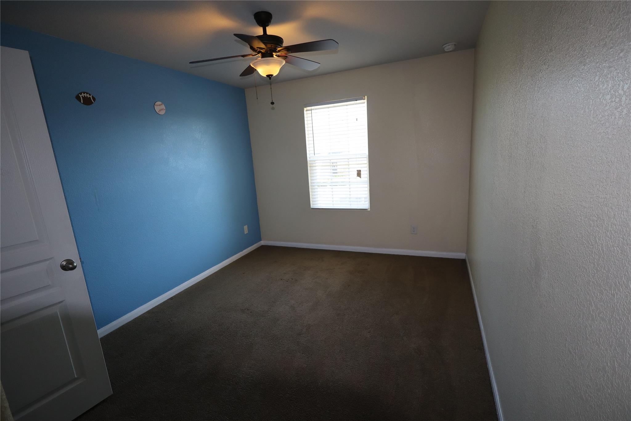 5032 Irvine Ln, Del Valle, TX 78617