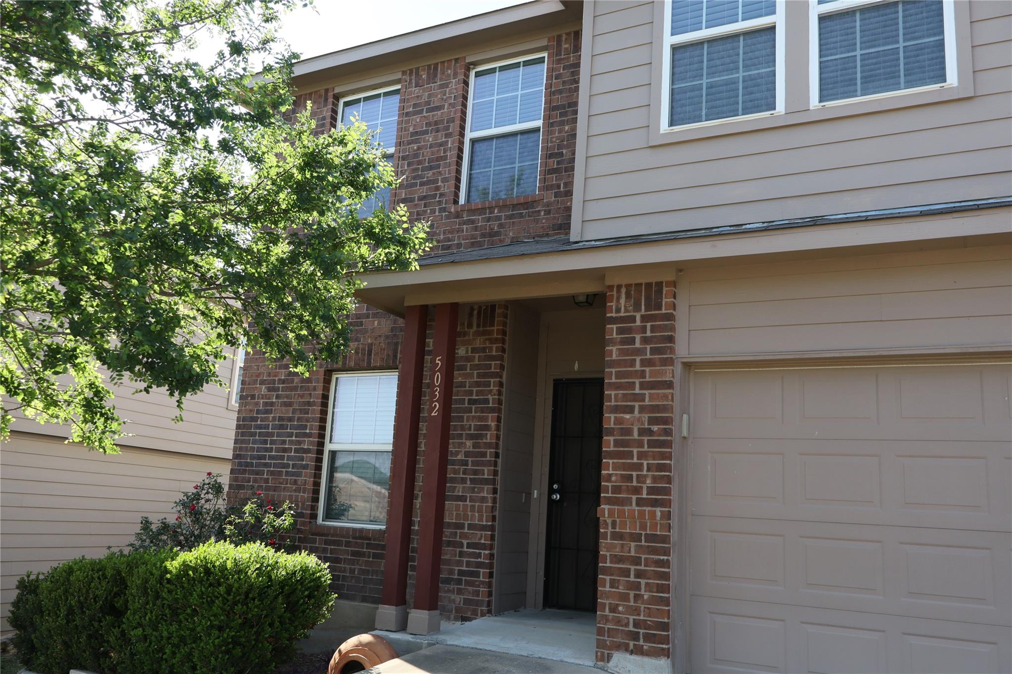 5032 Irvine Ln, Del Valle, TX 78617