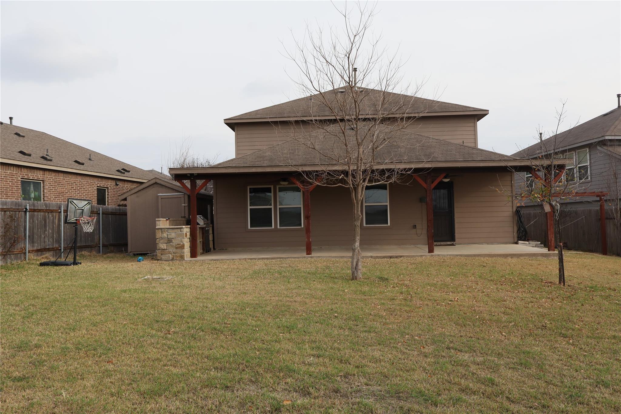 5032 Irvine Ln, Del Valle, TX 78617