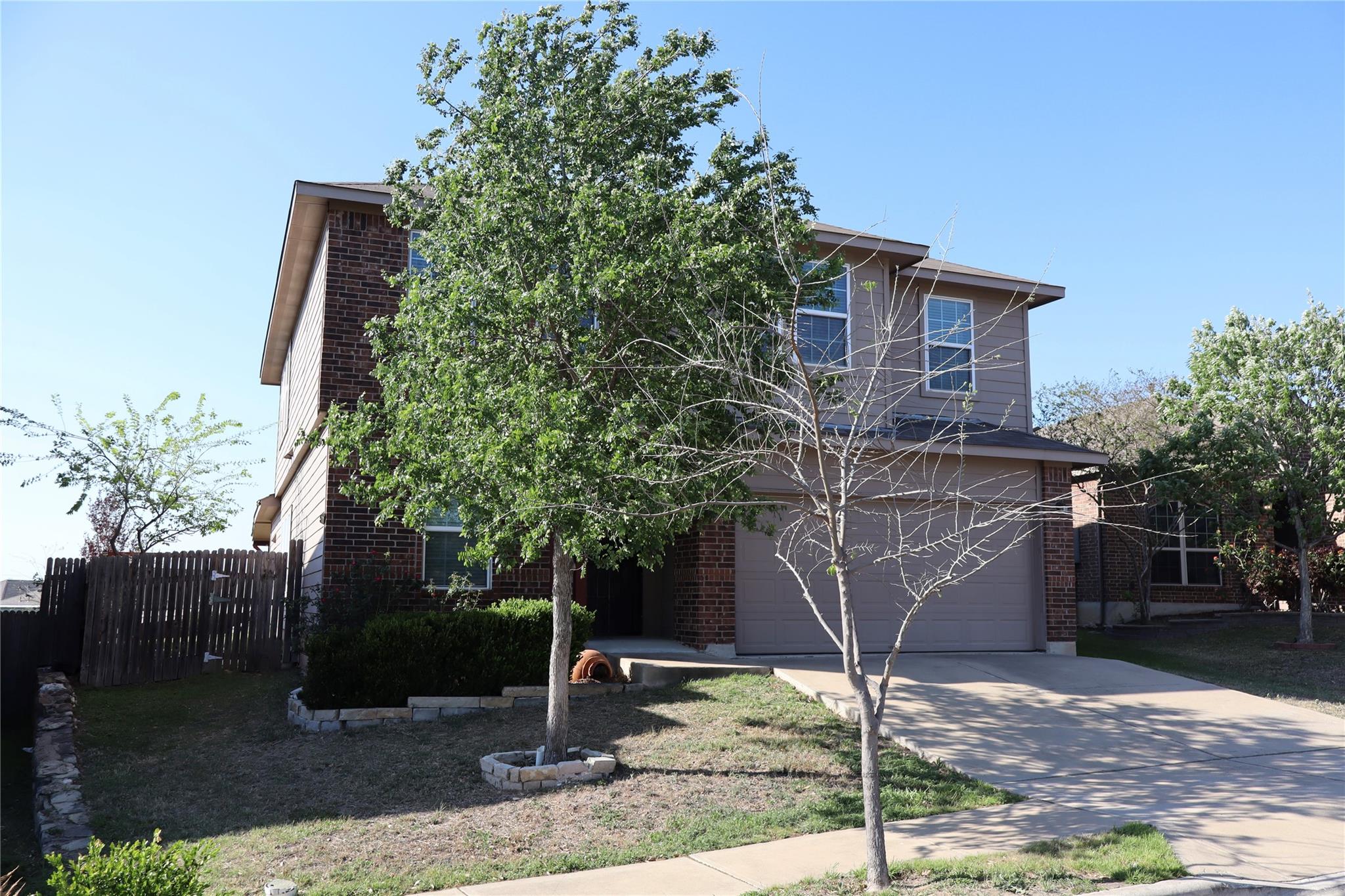 5032 Irvine Ln, Del Valle, TX 78617