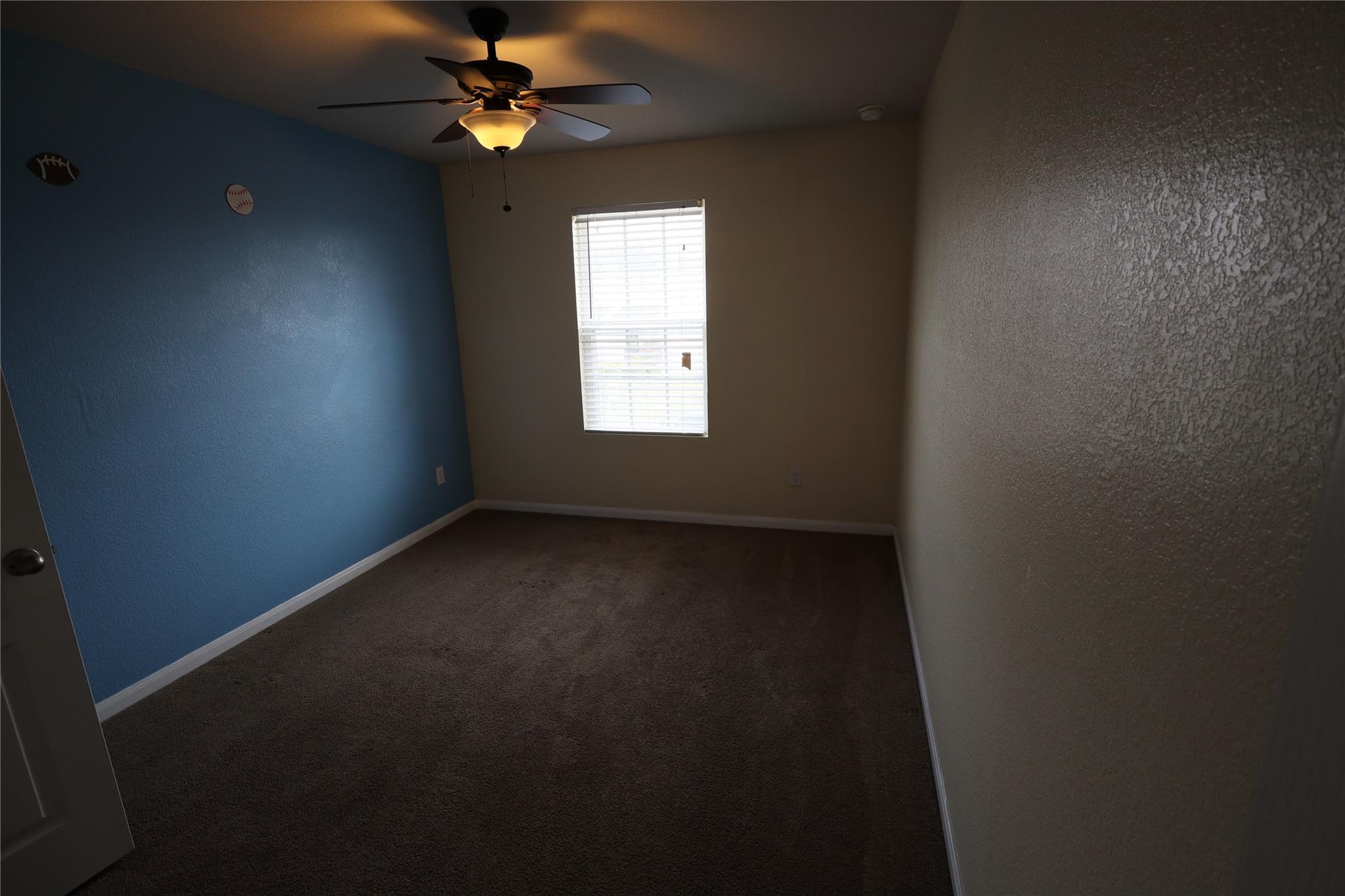 5032 Irvine Ln, Del Valle, TX 78617