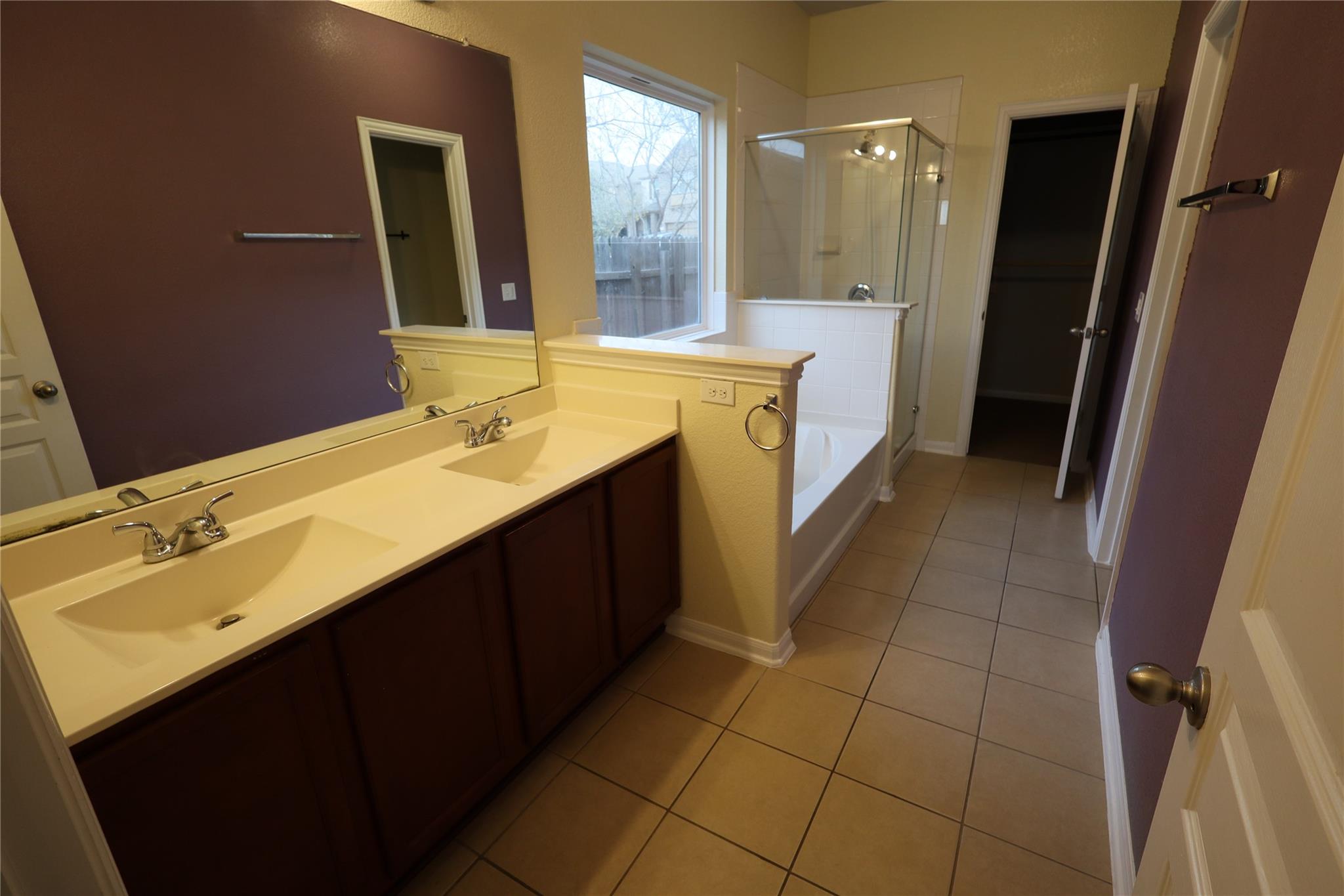 5032 Irvine Ln, Del Valle, TX 78617