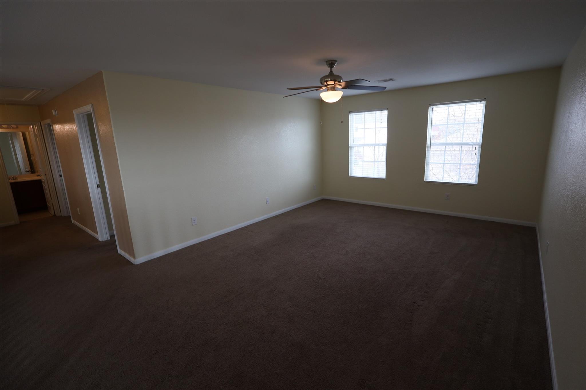 5032 Irvine Ln, Del Valle, TX 78617