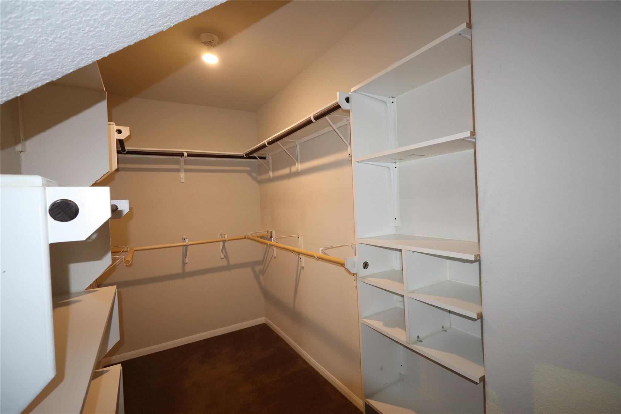 5032 Irvine Ln, Del Valle, TX 78617