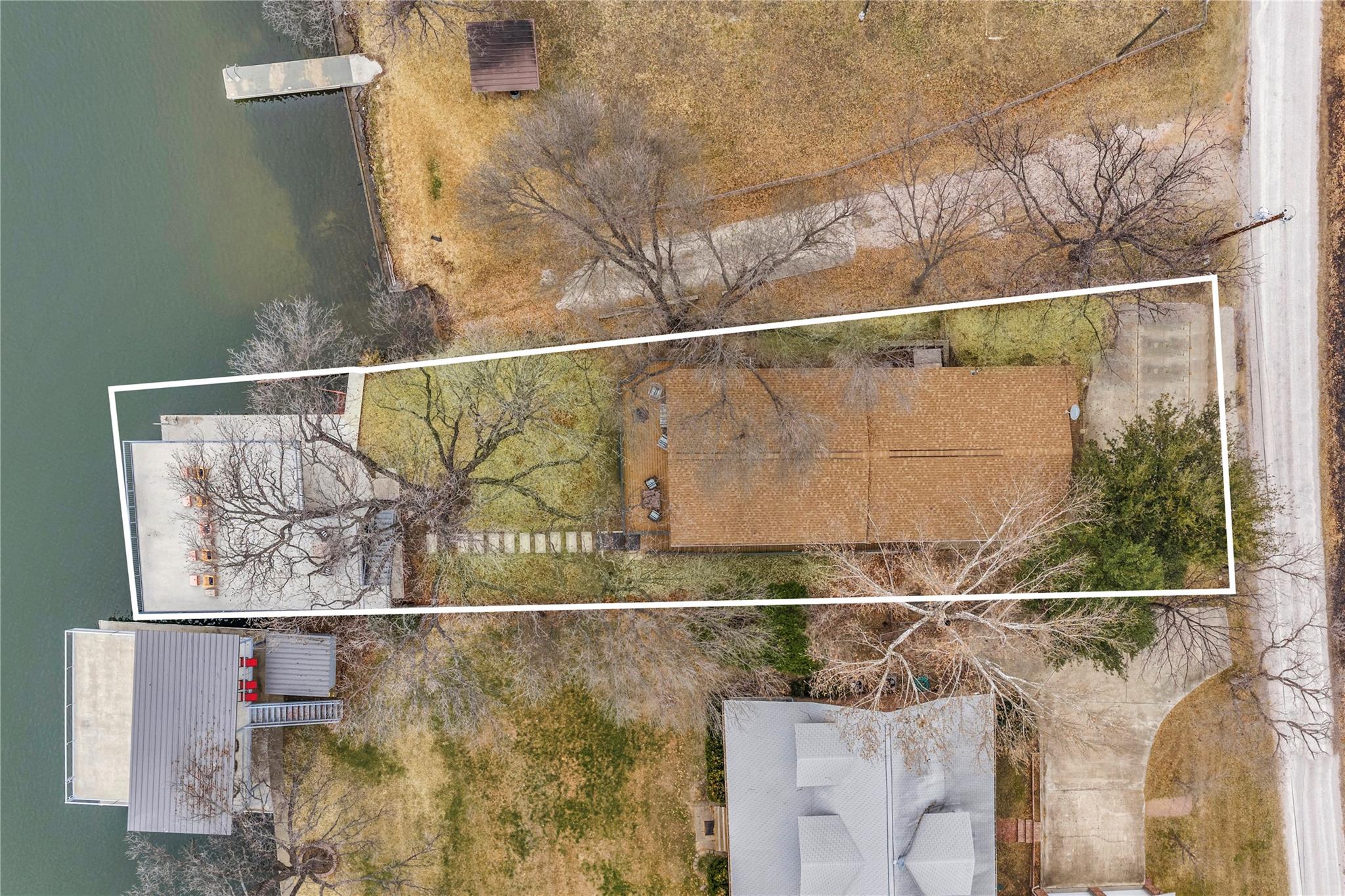 525 Ellen Williams Loop, Kingsland, TX 78639