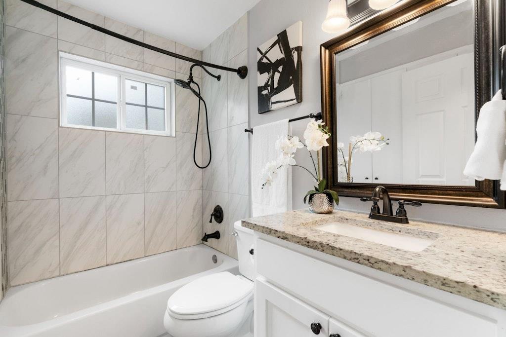 4704 Roundup Trl, Austin, TX 78745