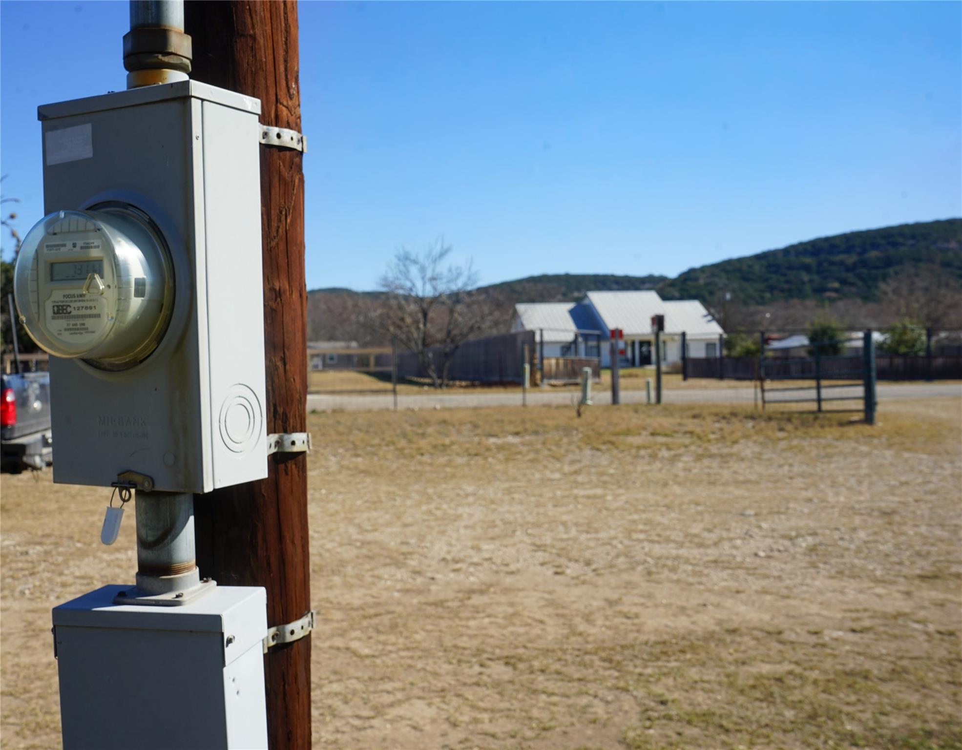 831 Magers Rd, Concan, TX 78838