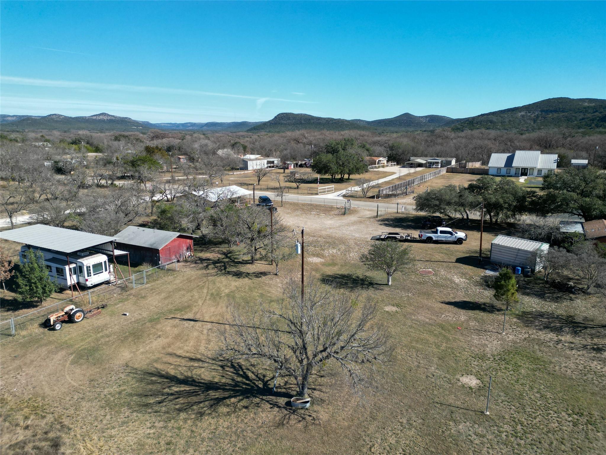 831 Magers Rd, Concan, TX 78838
