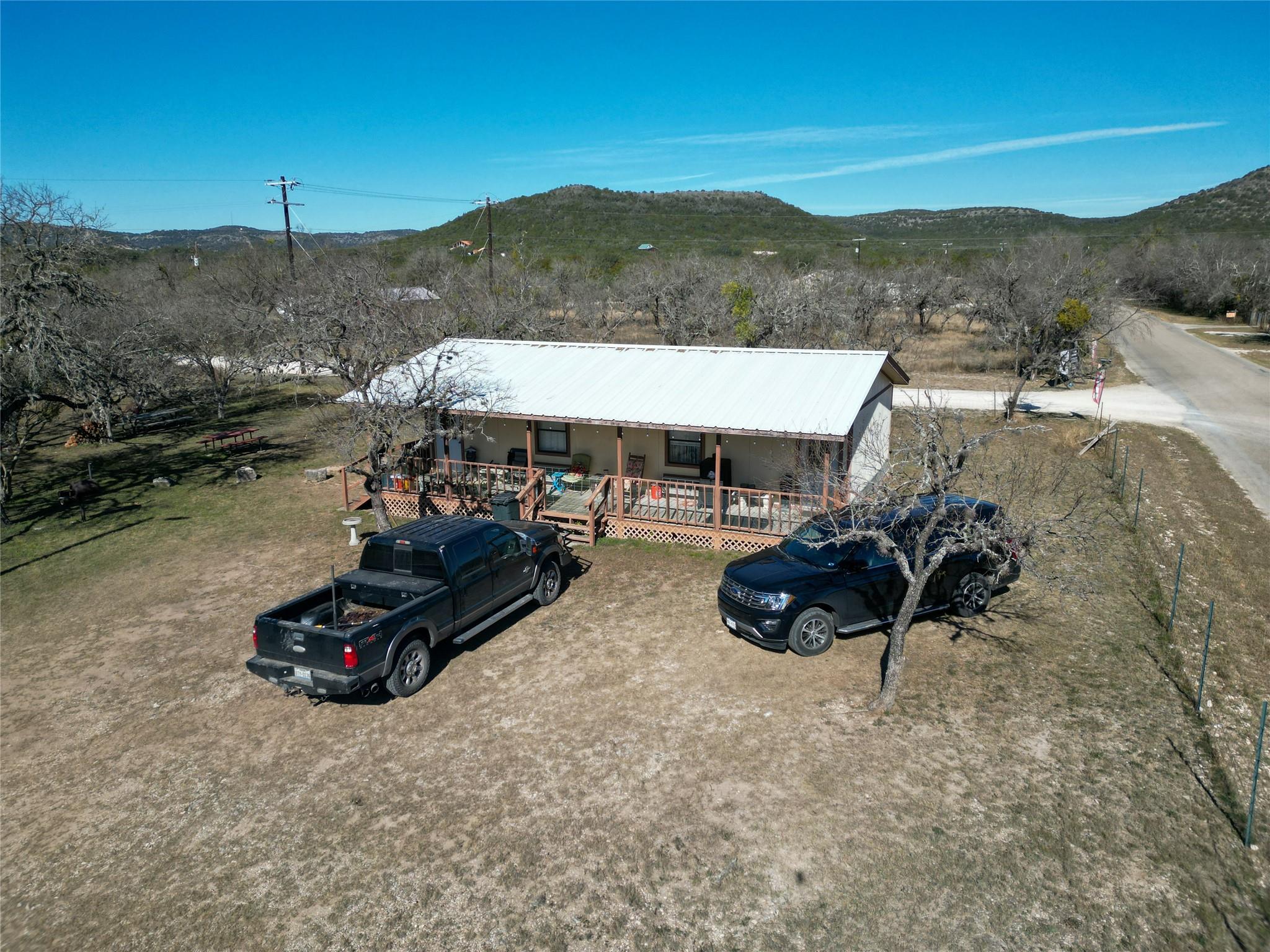 831 Magers Rd, Concan, TX 78838
