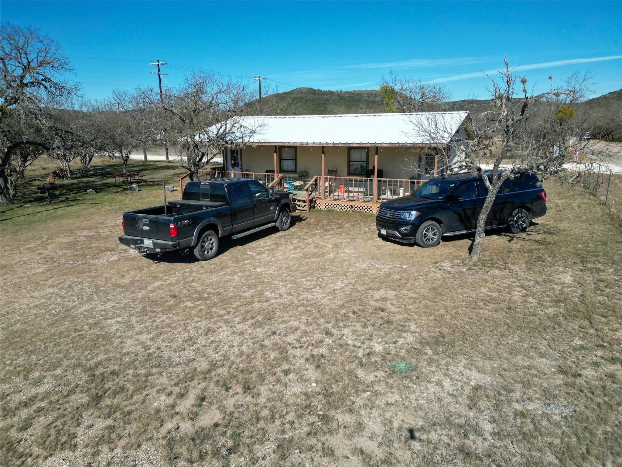 831 Magers Rd, Concan, TX 78838