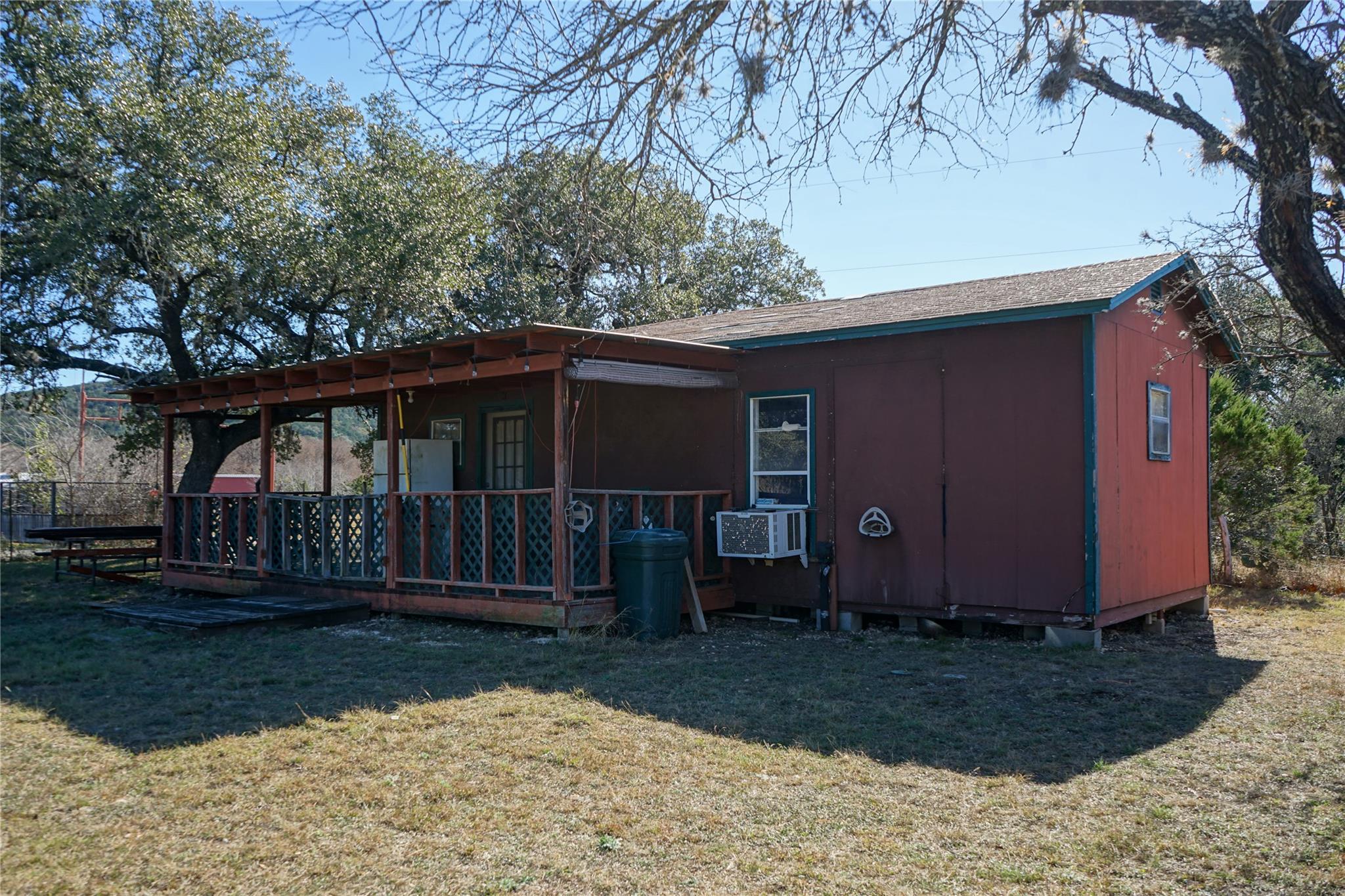 831 Magers Rd, Concan, TX 78838