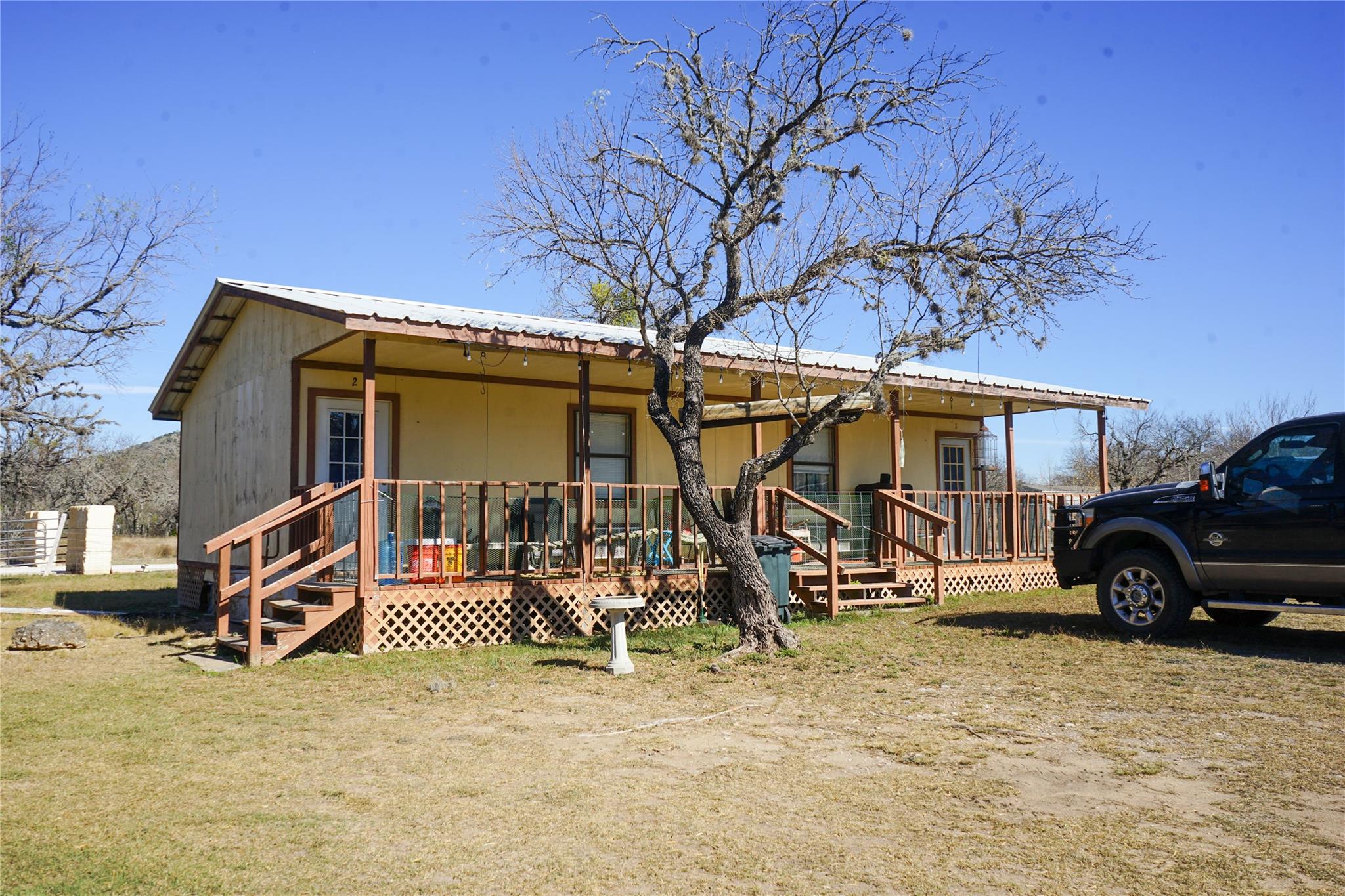 831 Magers Rd, Concan, TX 78838
