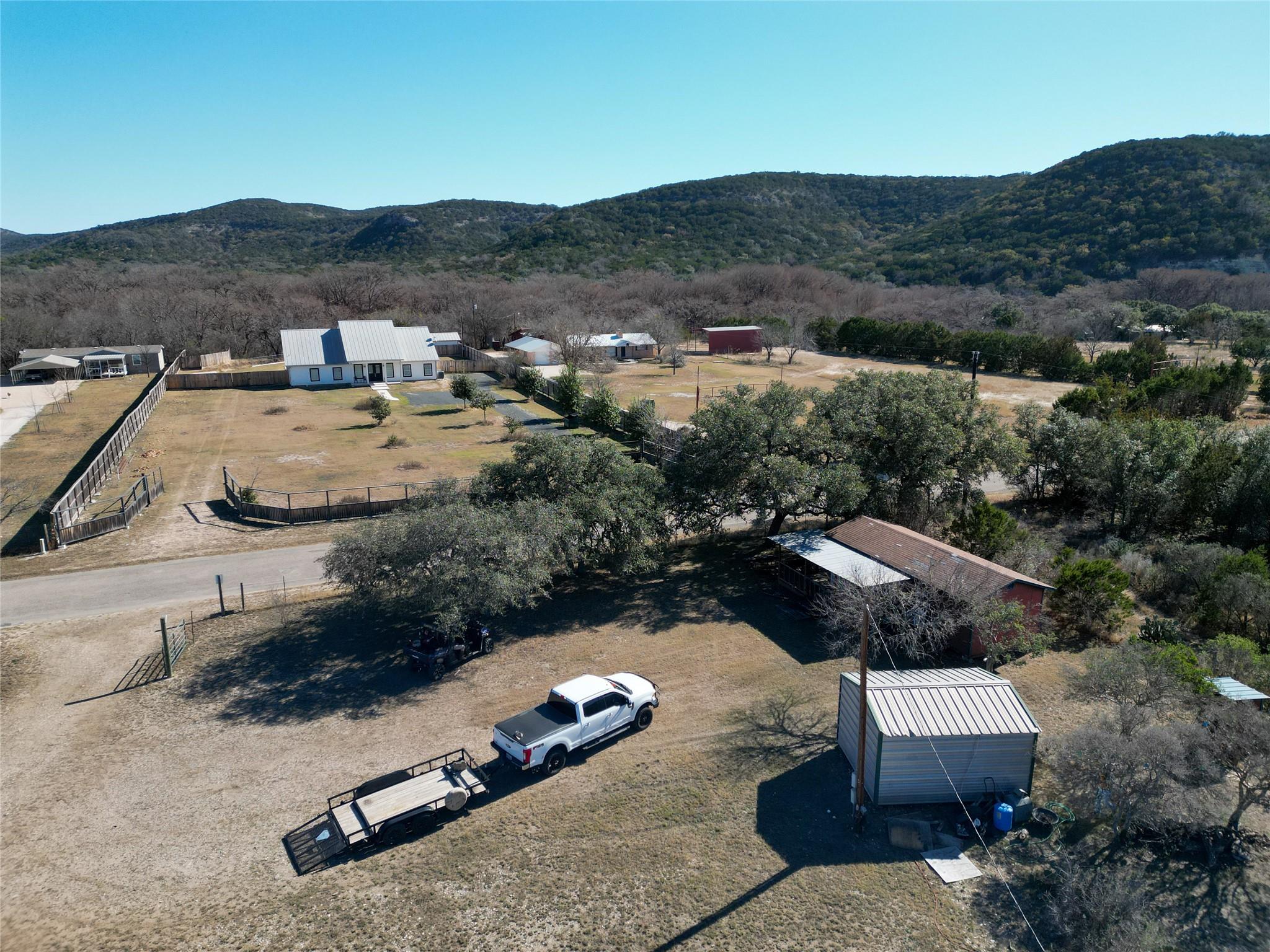 831 Magers Rd, Concan, TX 78838