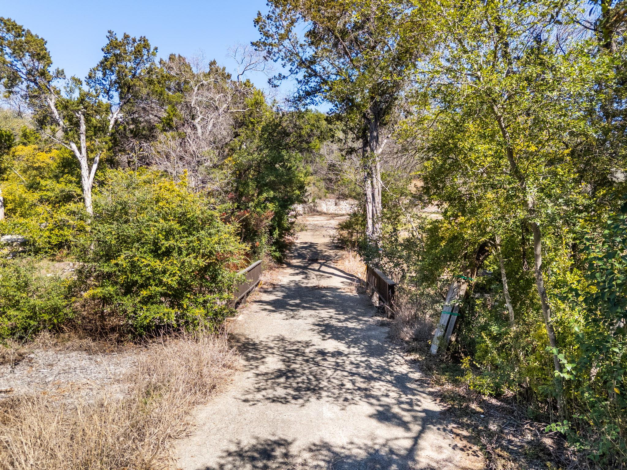 902 Yaupon Valley Rd, West Lake Hills, TX 78746