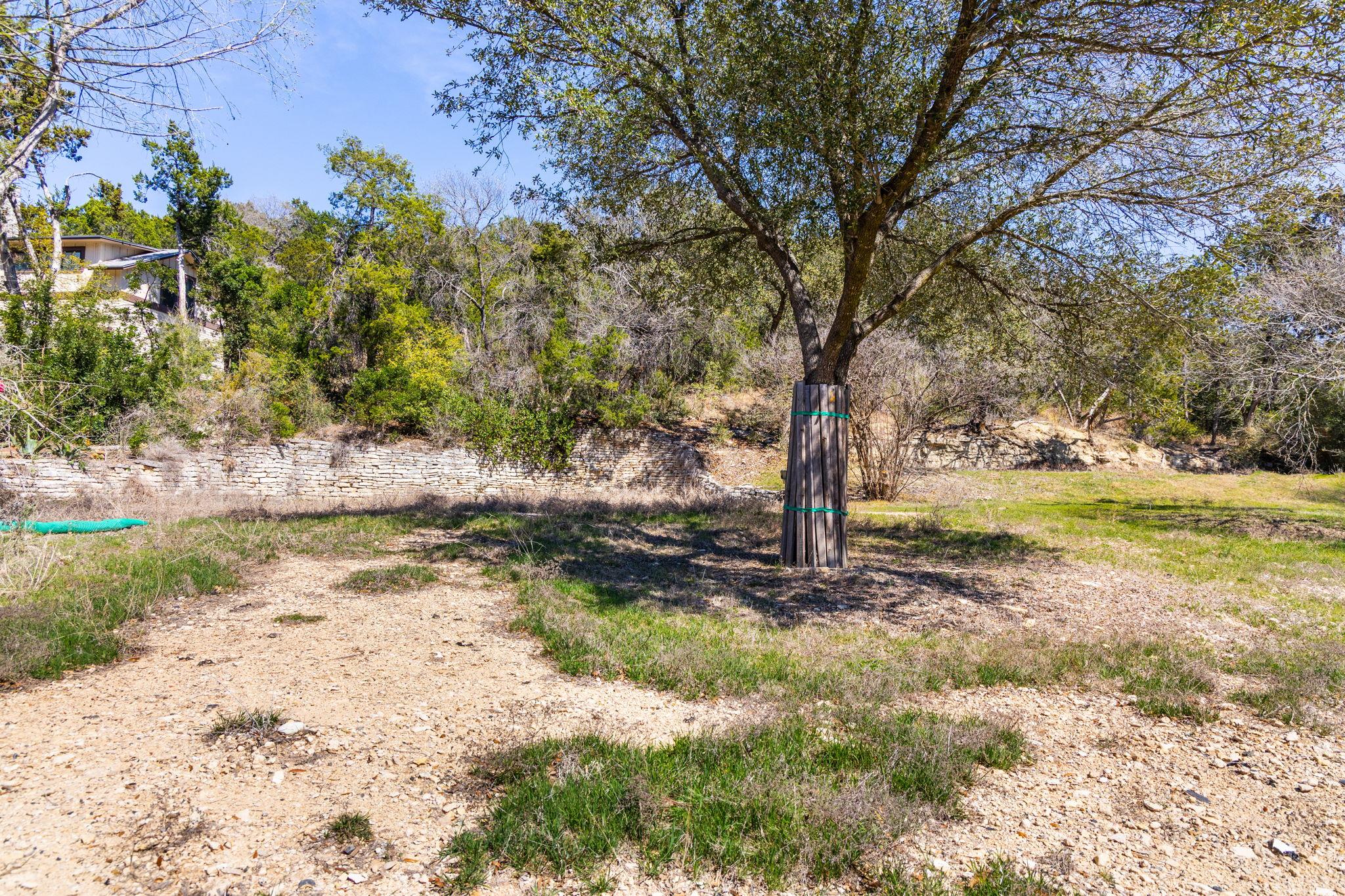 902 Yaupon Valley Rd, West Lake Hills, TX 78746