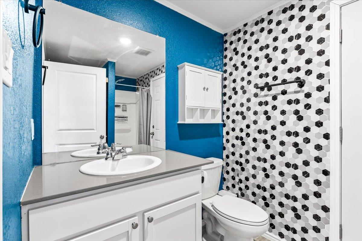 6920 Elm Cv, San Antonio, TX 78244