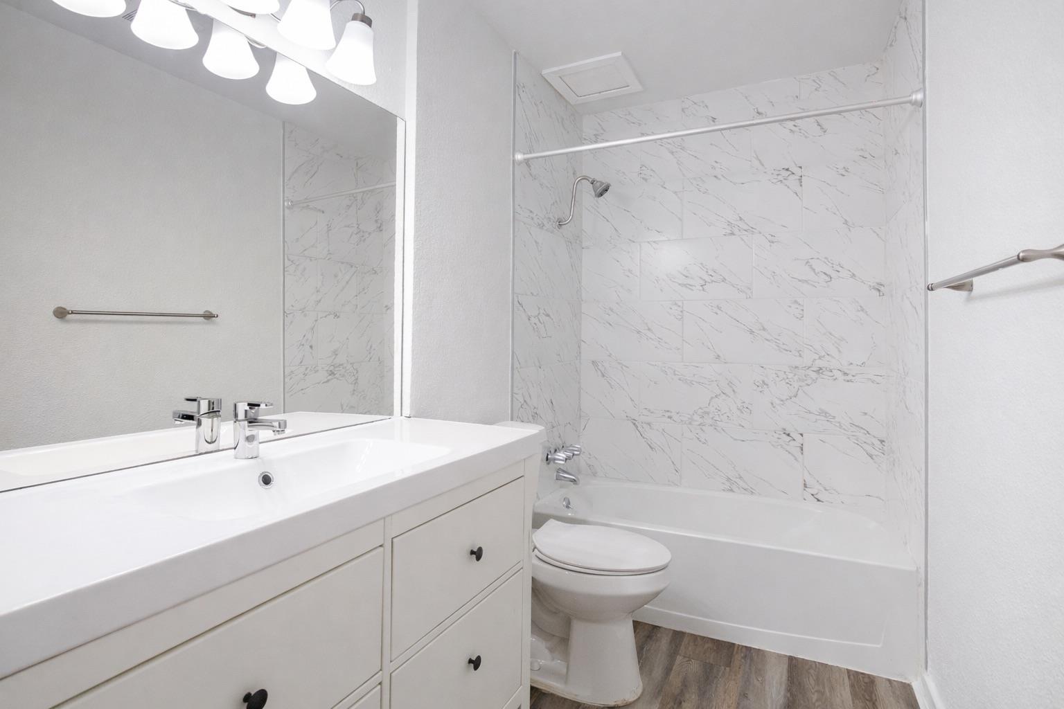 7945 Gault St # 202, Austin, TX 78757