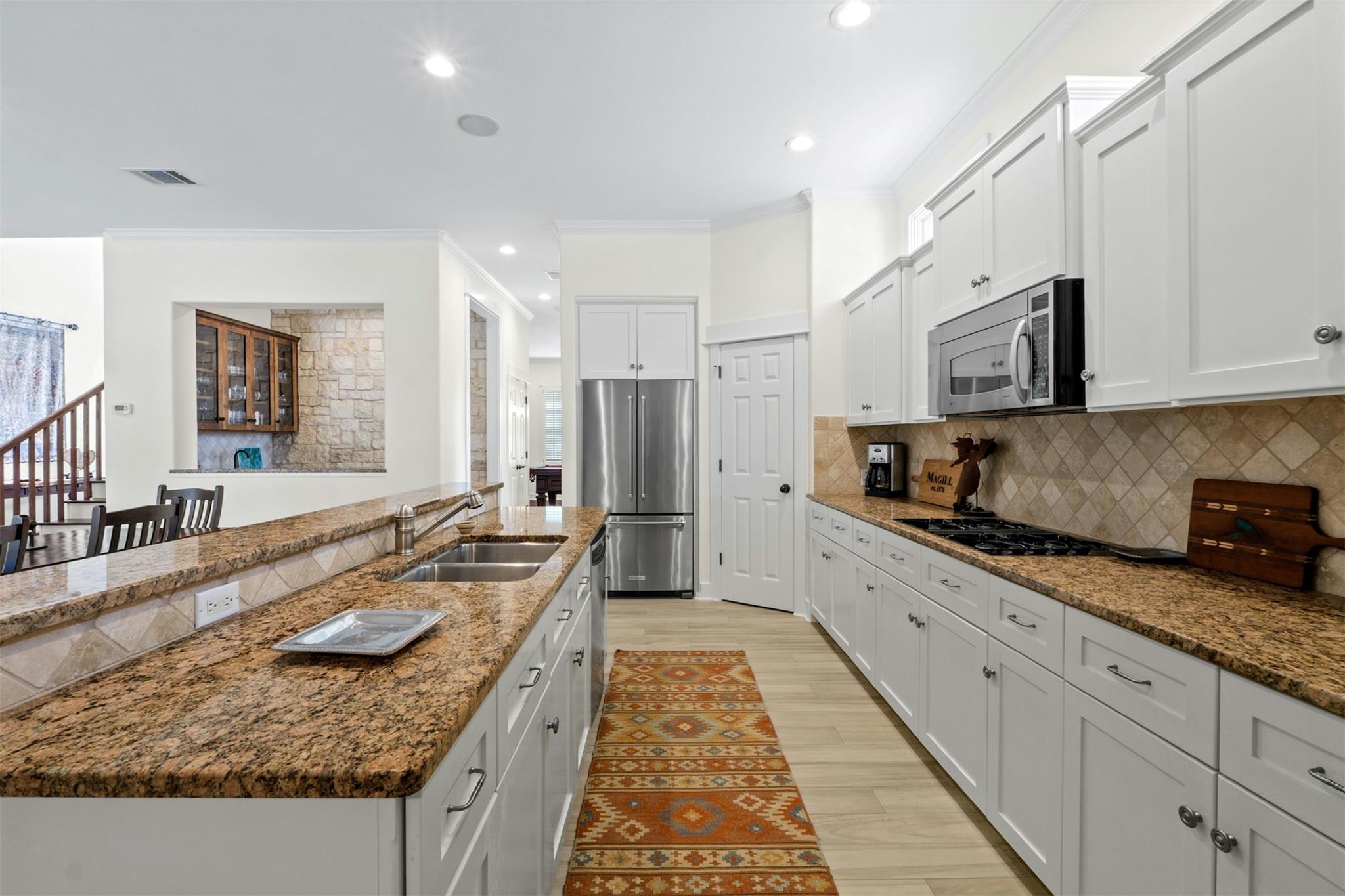 625 Robin Dale Ct, Lakeway, TX 78734