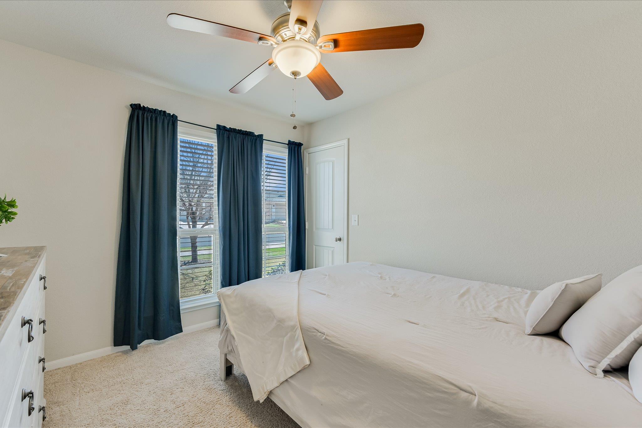 725 Pinnacle Dr, Georgetown, TX 78626