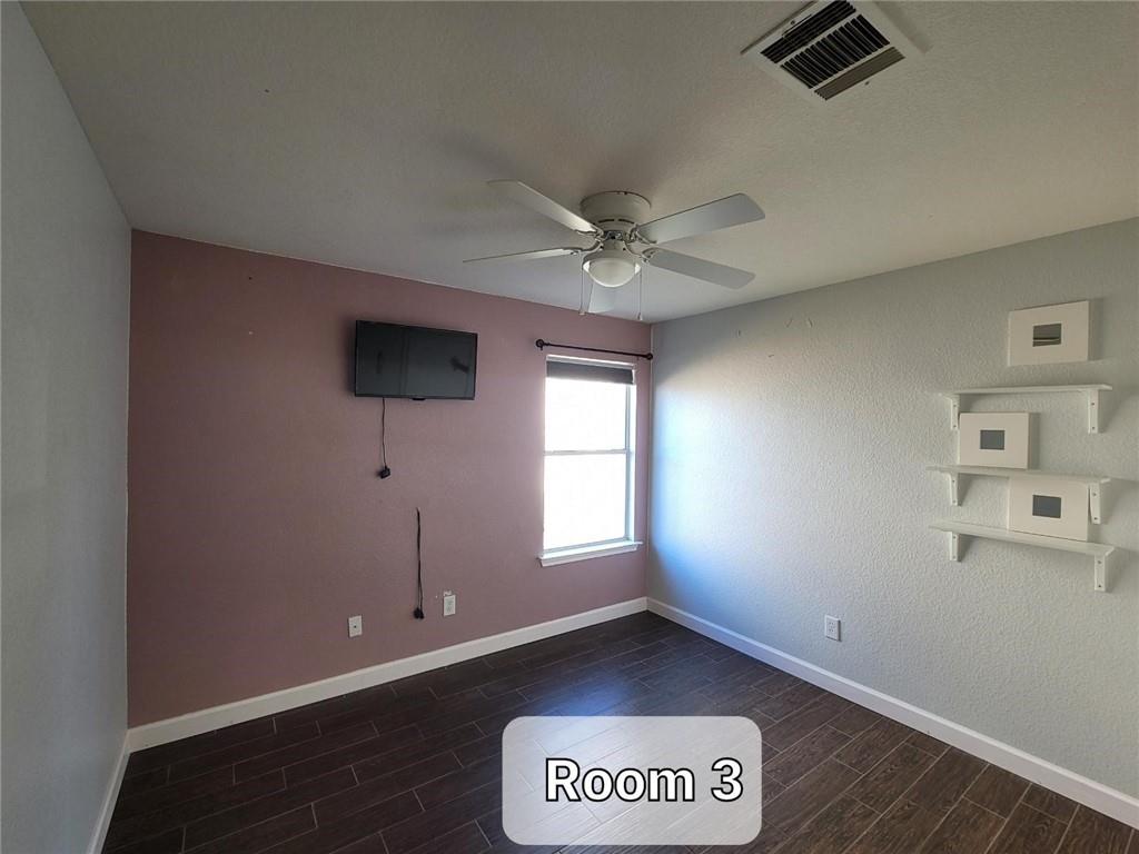 204 Phillips St, Hutto, TX 78634