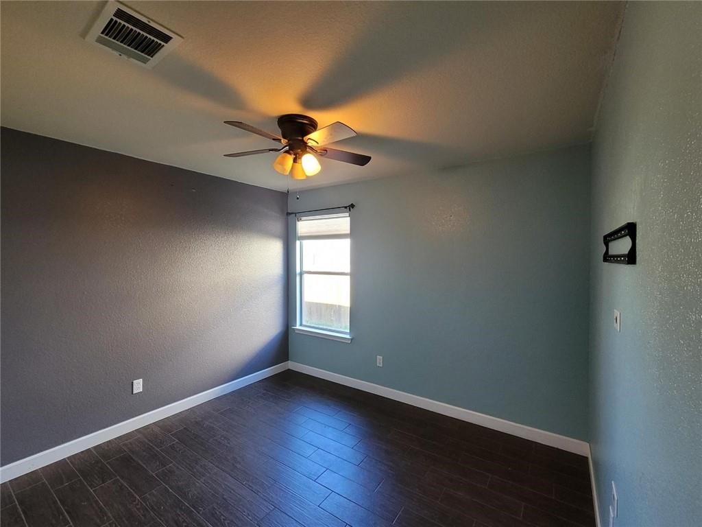 204 Phillips St, Hutto, TX 78634