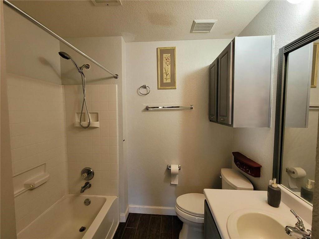 204 Phillips St, Hutto, TX 78634